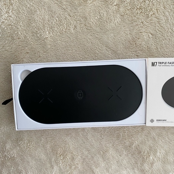 Triple FAST Wireless Phone / Watch Charger - Picture 5 of 13